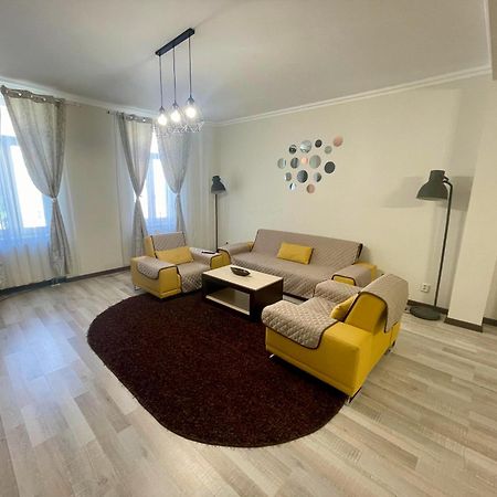 Enjoy Apartments - Spacious Retreat In Our Villa Cluj-Napoca Buitenkant foto