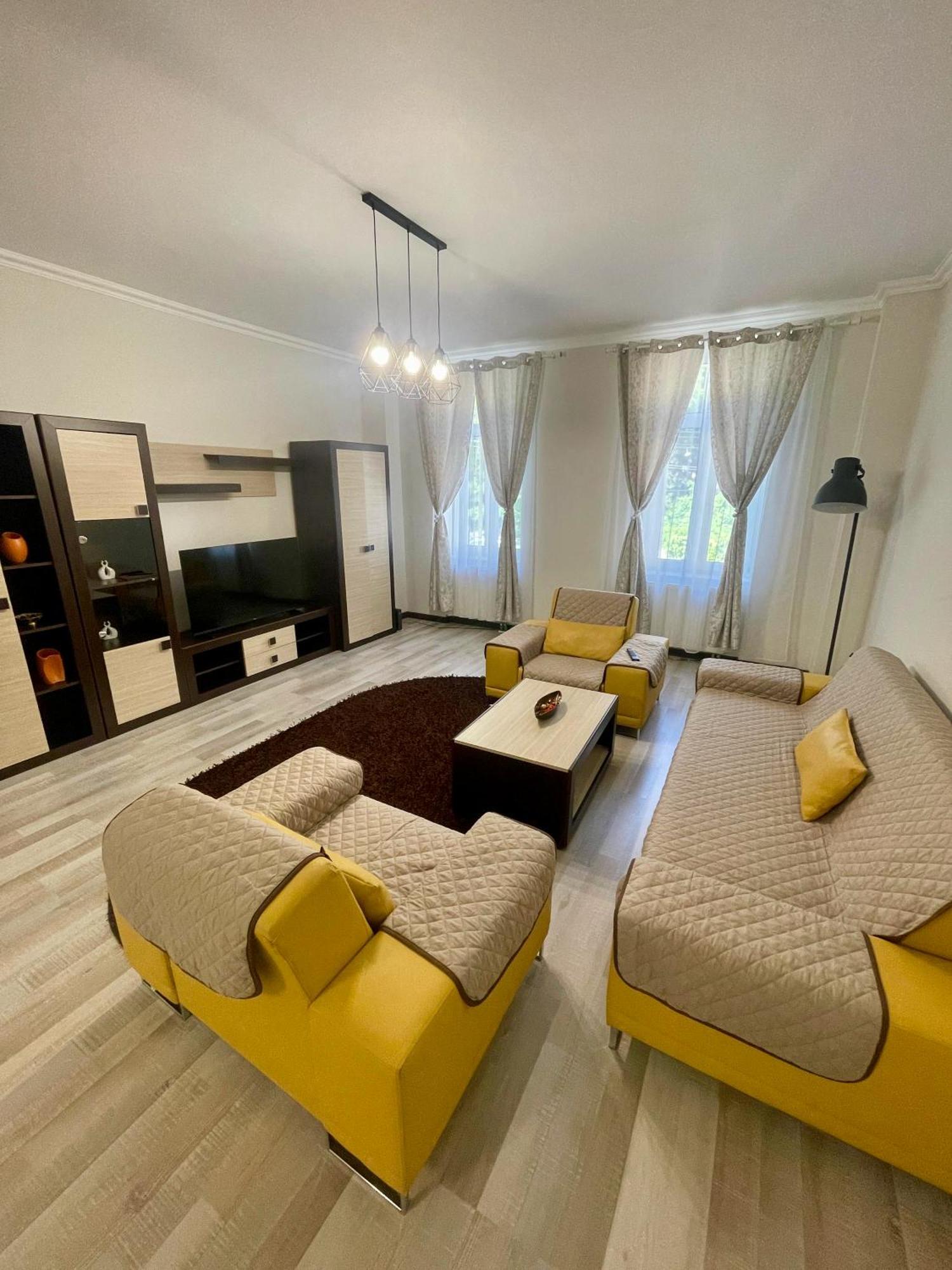 Enjoy Apartments - Spacious Retreat In Our Villa Cluj-Napoca Buitenkant foto