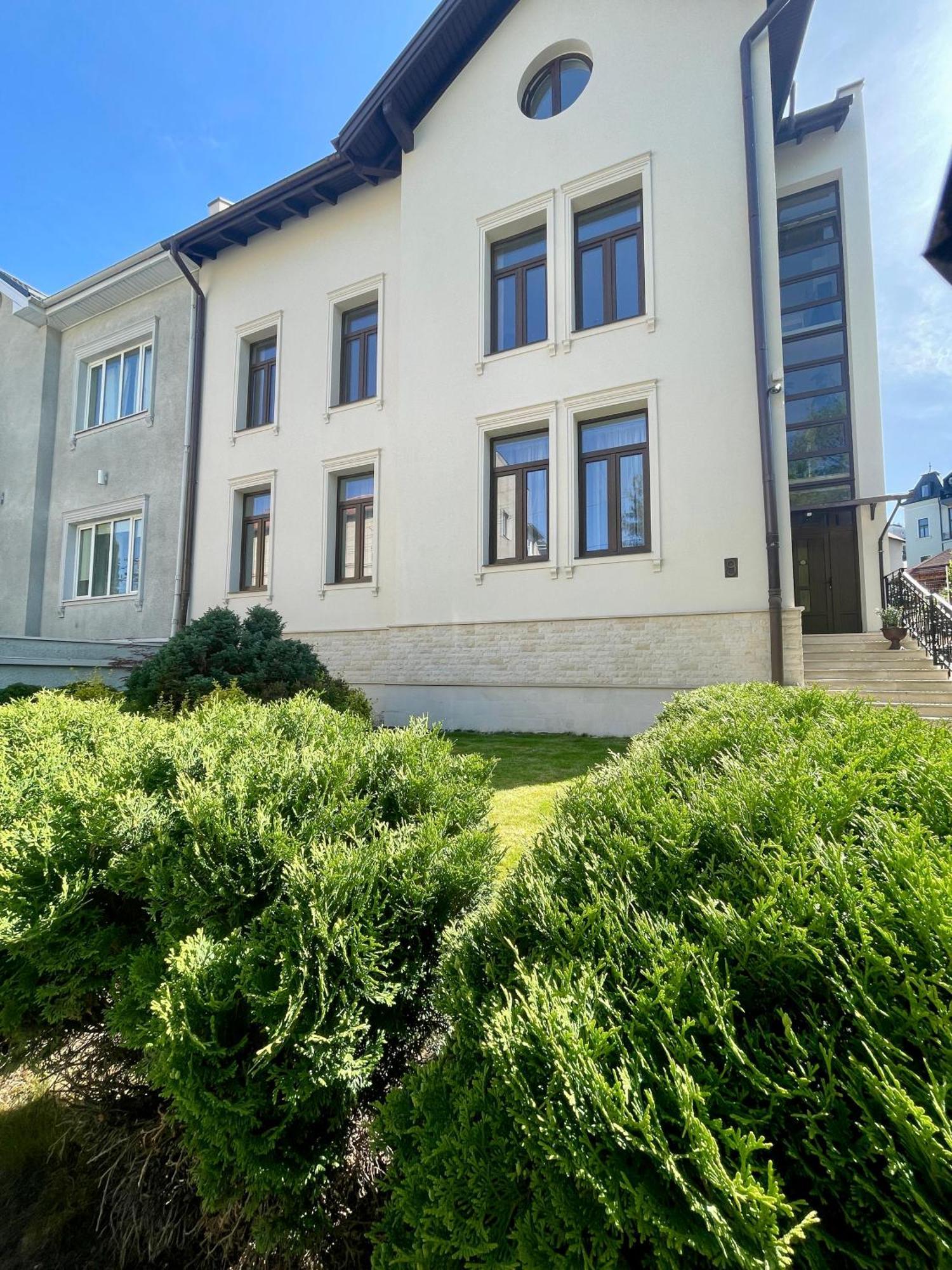 Enjoy Apartments - Spacious Retreat In Our Villa Cluj-Napoca Buitenkant foto