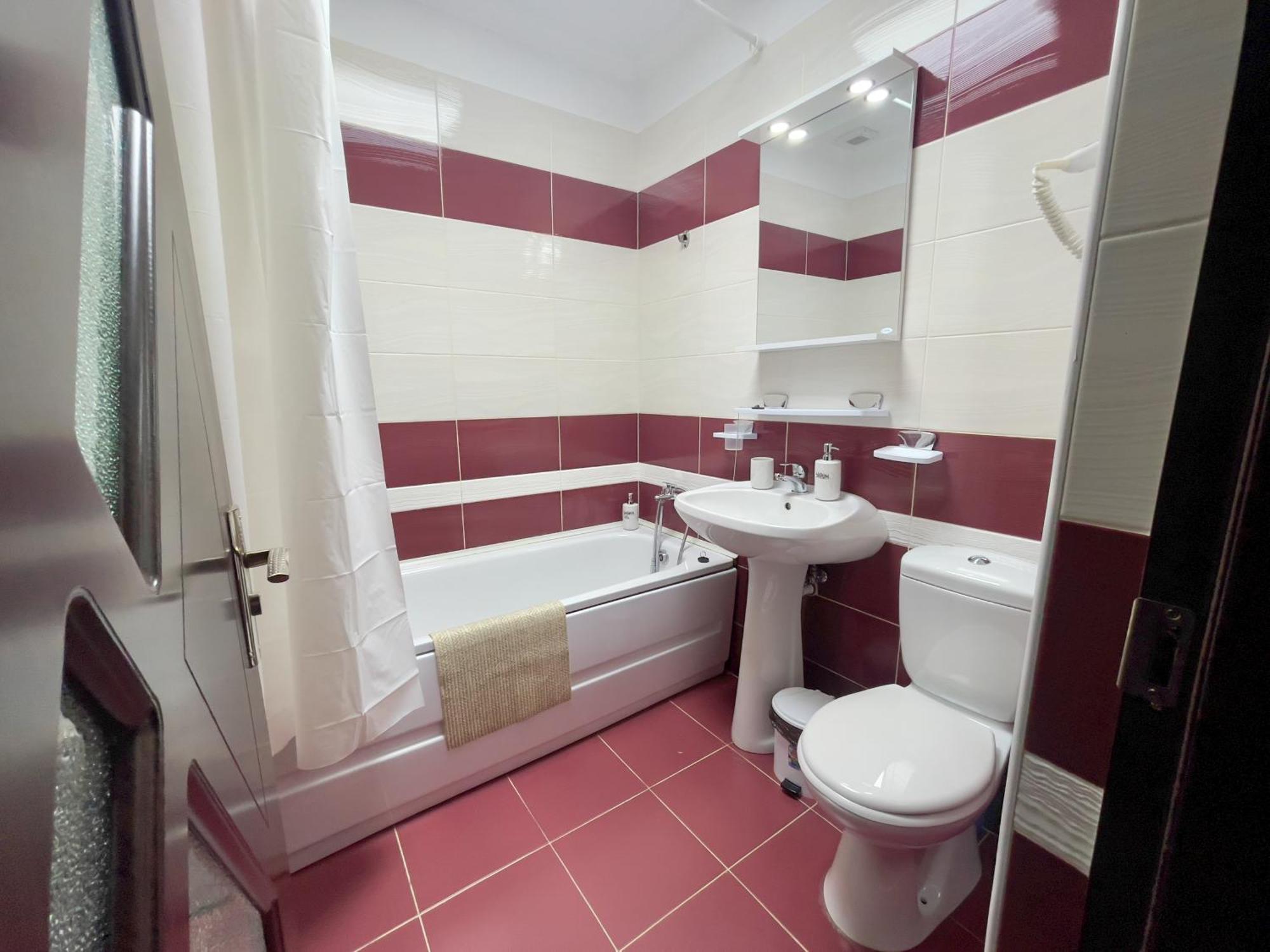 Enjoy Apartments - Spacious Retreat In Our Villa Cluj-Napoca Buitenkant foto